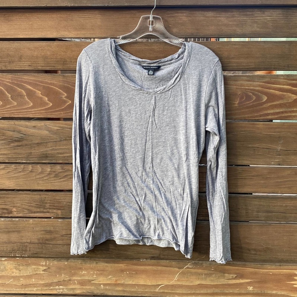 Banana Republic Grey Basic Long Sleeve Tee - L